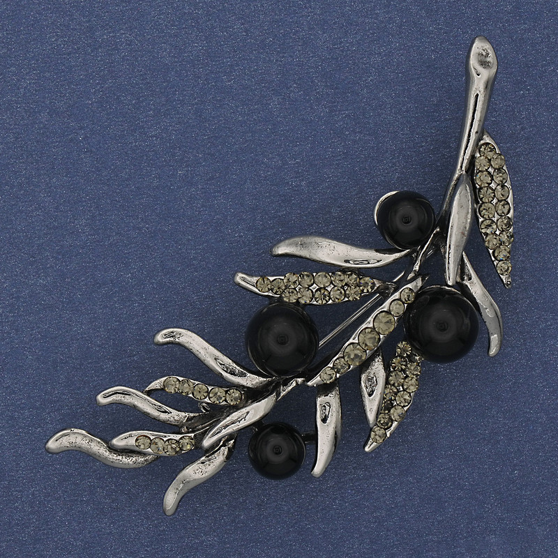 Broszka Gałązka agatu ze szarymi strassami, 67×26 mm, metal srebrzysty