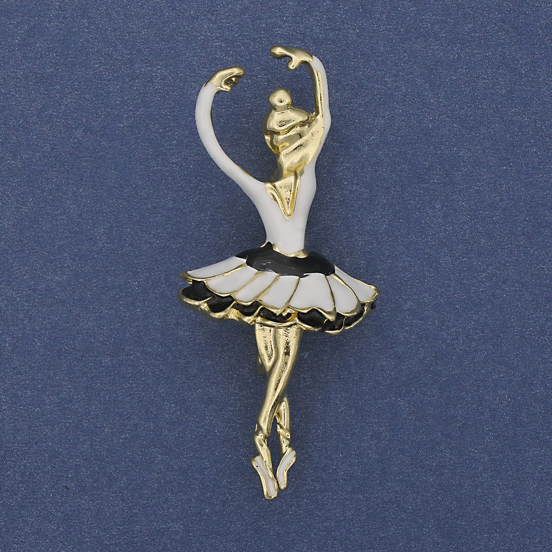 Broszka-wisiorek Baletnica biała emalia złoty metal 25×57 mm+