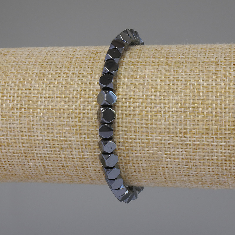 Bransoletka z hematitu fasetowanego, kostka, średnica 5 mm, wymiary 5×5 mm, długość 18 cm, na elastycznej gumce