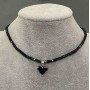 Choker z turmalinem fasetowany kubik 3 mm ±, wisiorek w kształcie serca 12 mm ±, długość 36 mm ±, przedłużający łańcuszek +5 cm