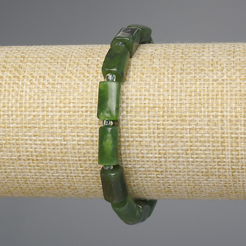 Bransoletka z jadeitu – szlif bryłowy, średnica 11–12×6–7 mm, koraliki 5 mm ±, 3 mm ±, długość 18 mm ±, na elastycznej gumce