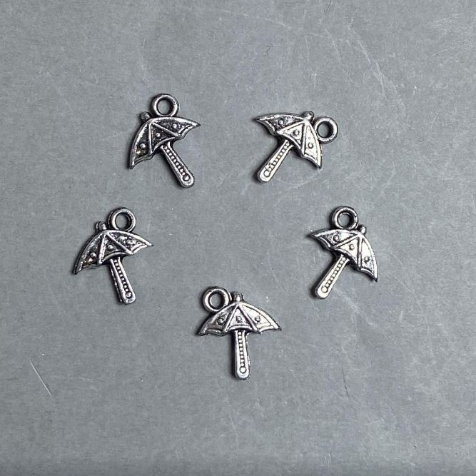WYPRZEDAŻ! Zawieszka Parasolka, plastik, kolor ciemnego srebra, wymiary 18×16×3 mm, otwór 3 mm