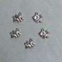 WYPRZEDAŻ! Zawieszka Lew z tworzywa sztucznego, kolor ciemnego srebra, wymiary 16×16×3 mm ± otwór średnicy 2–3 mm