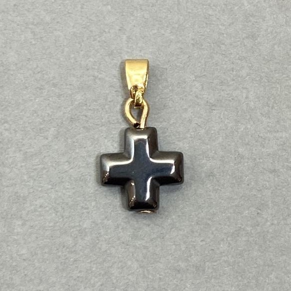 Wisiorek z hematytu w kształcie krzyża 19×12 mm