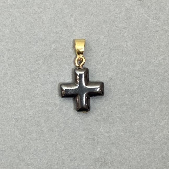Wisiorek z hematytu w kształcie krzyża 19×10 mm+