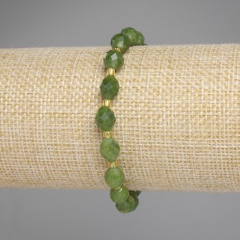 Bransoletka z jadeitu fasetowane ziarenka, średnica 8×7 mm ±, koraliki 3 mm ±, długość 18 cm ±, na elastycznej gumce