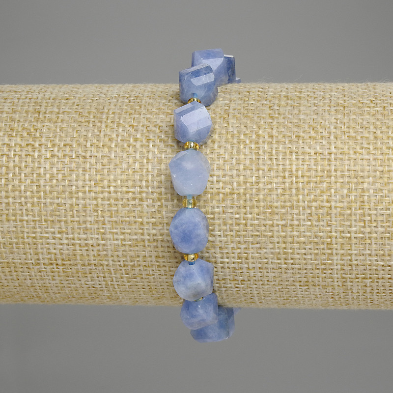 Bransoletka z akwamarynu, fasetowany romb 10×8 mm ±, koraliki 3 mm ±, długość 18 cm