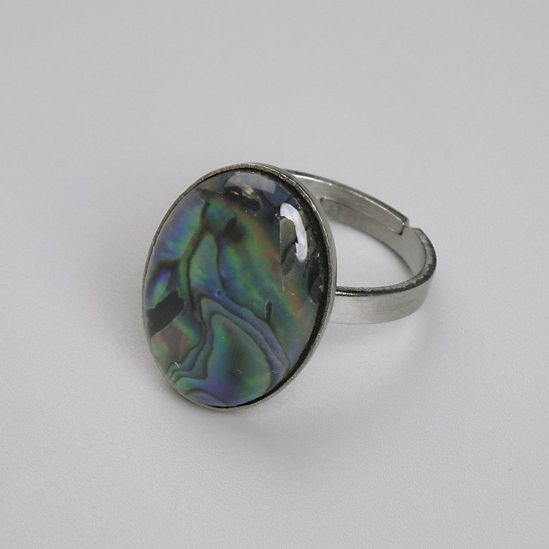 Kolczyk sztyft z chalcedonem, owalny 19×14 mm, bez dodatków, metal w kolorze srebra