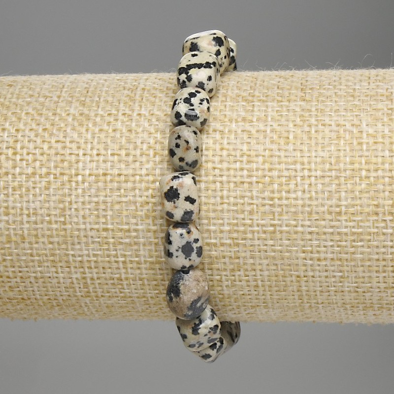 Bransoletka z jaspisu dalmatyńskiego fasetowana, średnica 9-11×7-8 mm, długość 18 cm, elastyczna