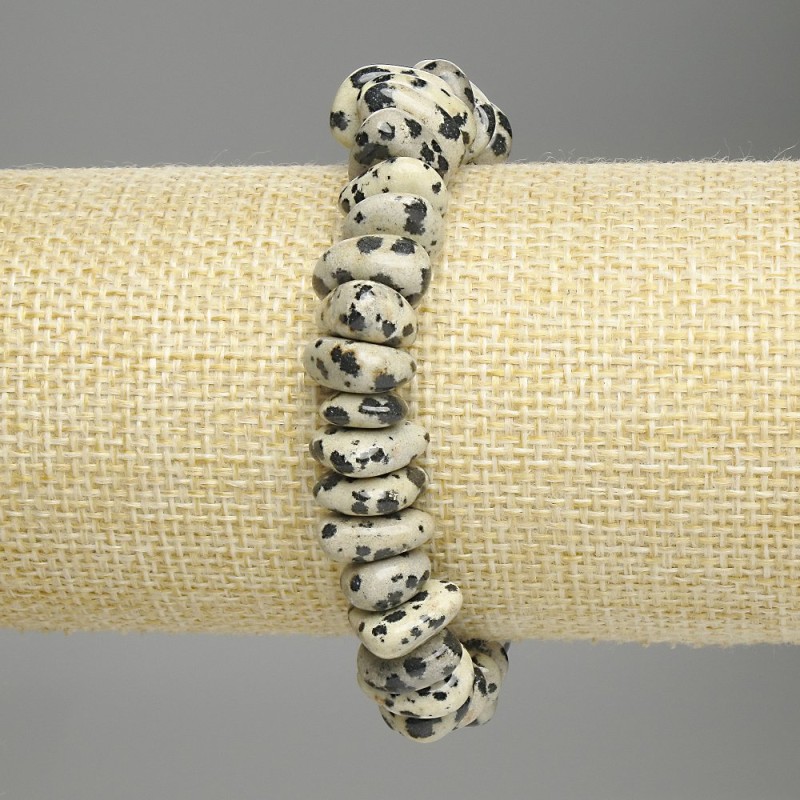 Bransoletka z jaspisu dalmatyńskiego fasetowana, średnica 8–12×4–6 mm, długość 18 cm, elastyczna