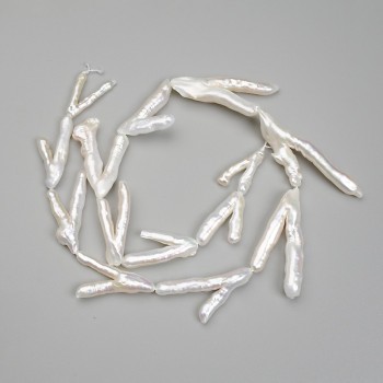 Barokowe perły na nici z odcieniem 'benzyna' 21-33×15-17 mm, długość 37 cm