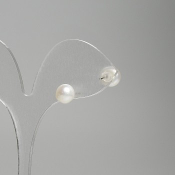 Kolczyki sztyfty z pereł słodkowodnych, średnica 6 mm+