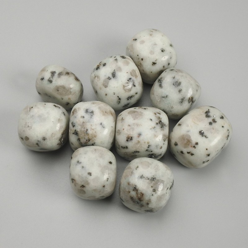 Naturalny kamień jaspis Kiwi, galetowany, obrobione samorodki bez otworu, 16-18 × 16-22 mm ± (za 100 g ±)