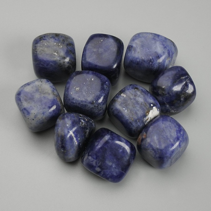 Naturalny kamień sodalit - fasetowane samorodki bez otworu 16-18x17-18 mm ± (za 100 g ±)