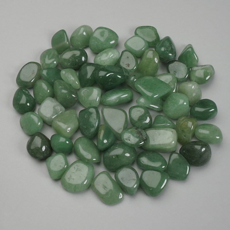 Naturalny kamień nefryt – gładzone samorodki bez otworu 10–20×10–15 mm ± (za 100 g ±)