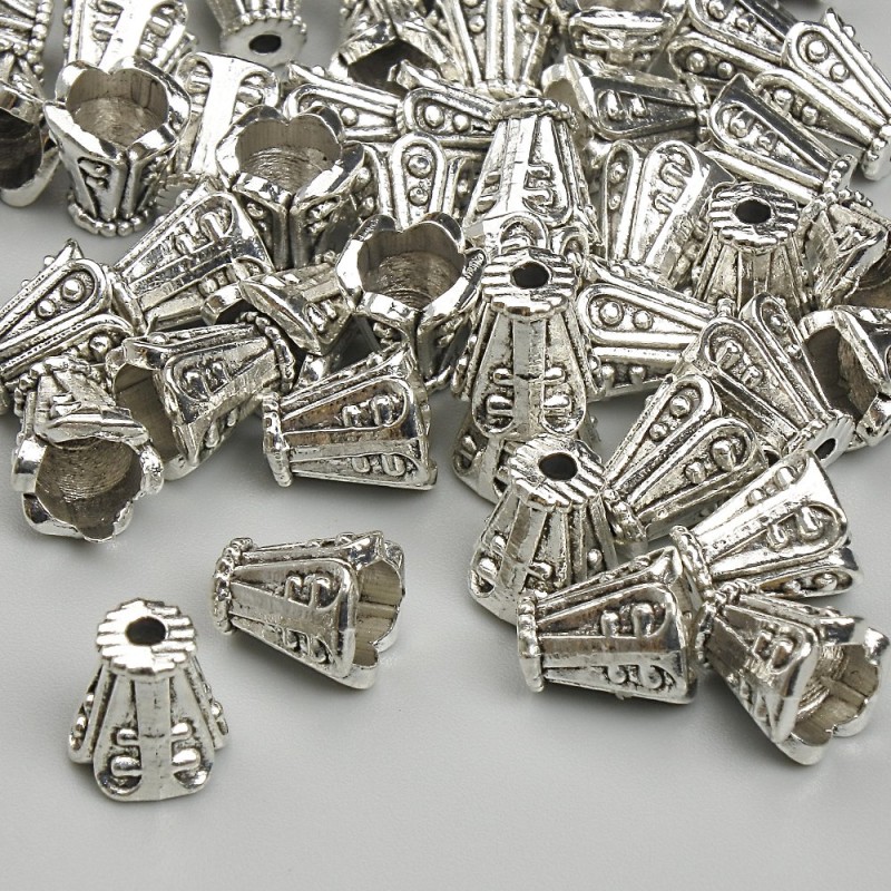 Końcówka do biżuterii, średnica 8×6,5 mm, otwór 1,8 mm, kolor metalu srebrzysty, op. 20 g ± (~45 szt.)