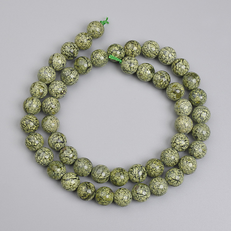 Koraliki z serpentynu – gładka kulka 8 mm, długość 39 cm na nitce