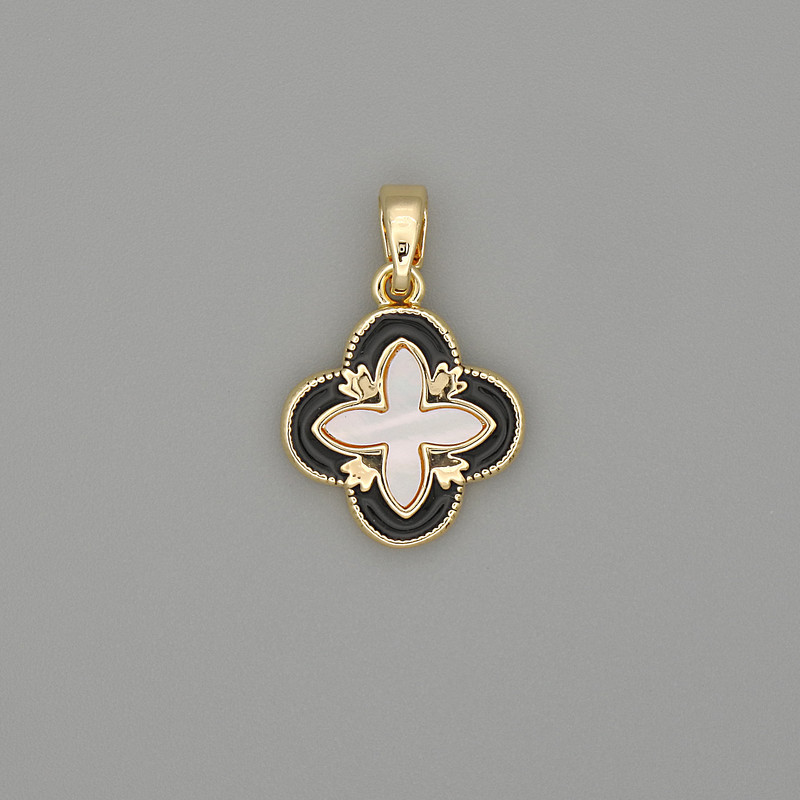 Wisiorek koniczynka z perłowym połyskiem i białymi kryształami, metal złocisty, średnica 21×13 mm+