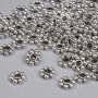Koralik-wkładka w kolorze srebra, o średnicy 6×1,5 mm, otwór 1,5 mm, opakowanie 20 g ~115 szt. +
