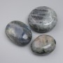 Naturalny kamień labradoryt fasetowany bez otworu 40-50 × 22-35 mm ± (za 100 g ±)