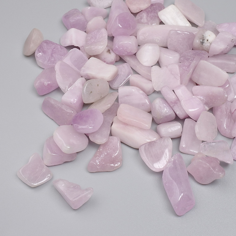 Naturalny kamień kunzyt – drobina bez otworu 12-17×10-12 mm ± (za 100 g ±)