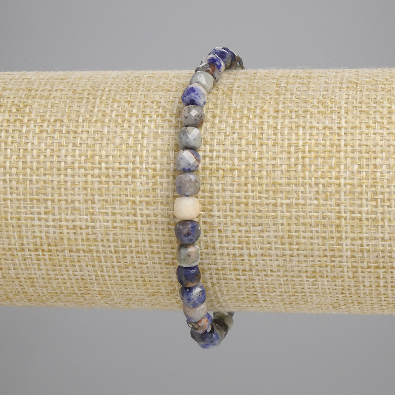 Bransoletka z sodalitu fasetowanego – kostki 4,5×4,5 mm, długość 18 cm, elastyczna
