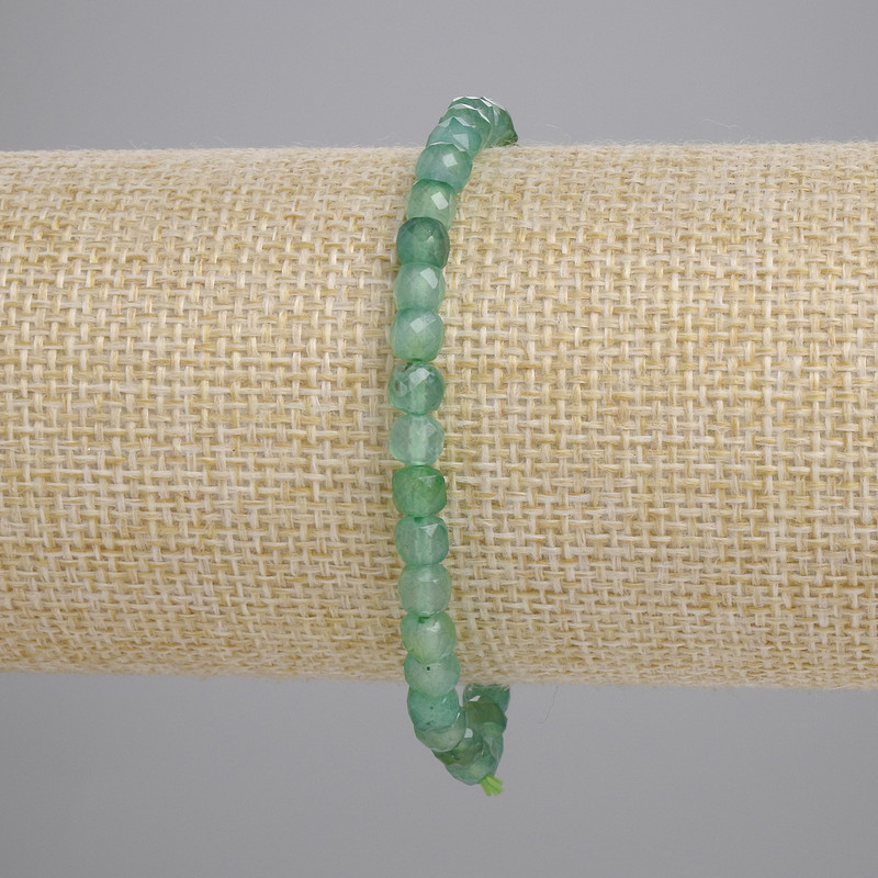Bransoletka z agatu zielonego, fasetowane kostki, średnica około 4,5 mm, długość 18 cm, na elastycznej nici