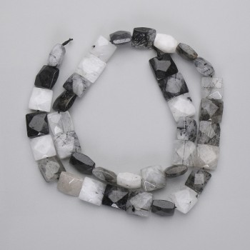 Koraliki kwarcu rutilowego włochatego, fasetowane, kwadratowe, średnica 9–10×9–10 mm, długość 39 cm na nitce