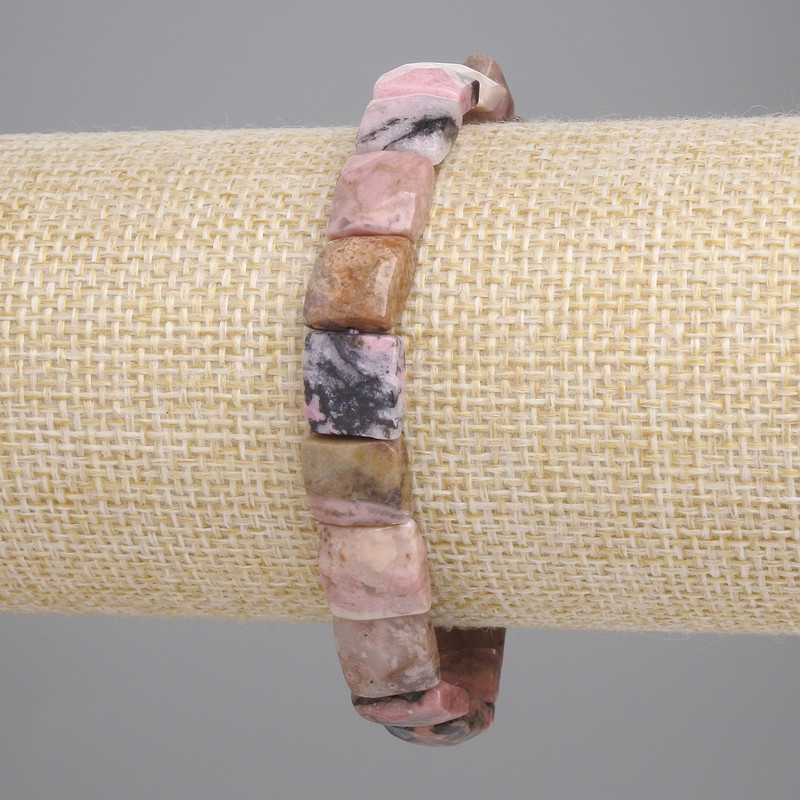 Bransoletka z rodonitu — fasetowane kwadraty, średnica 9–10×9–10 mm ± (elastyczny), długość 18 cm+