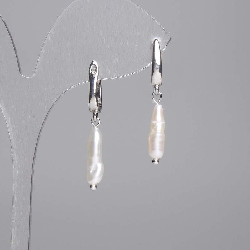 Kolczyki z barokowych pereł 15×5 mm, długość około 30 mm (asortyment rozmiarów)
