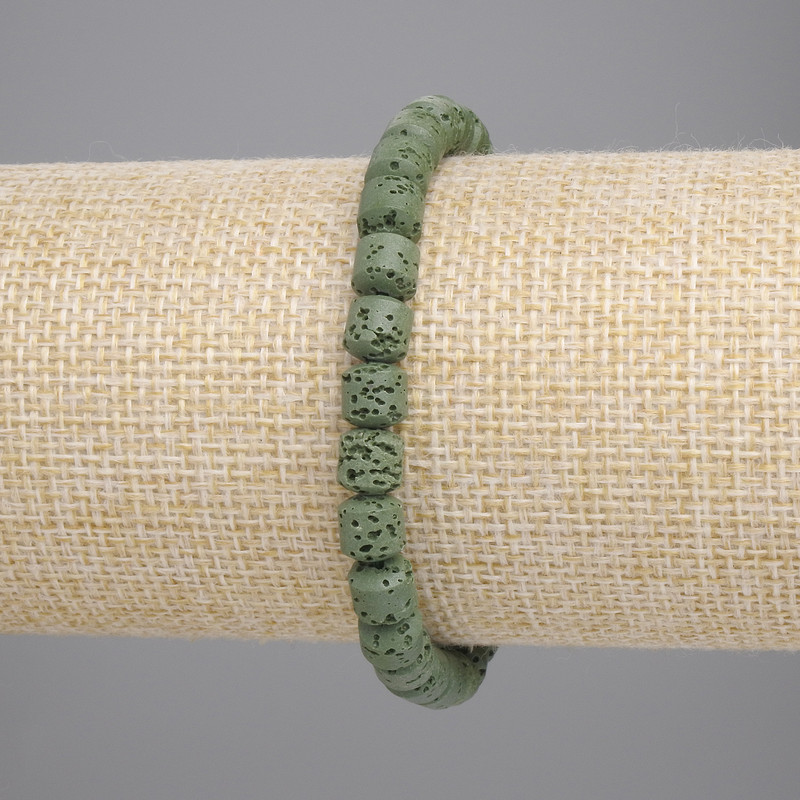 Bransoletka z zielonej lawy wulkanicznej – cylindryczne koraliki, średnica około 6x6 mm, długość 18 cm, na elastycznej gumce