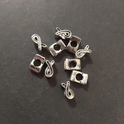Koralik Pandora – wstawka 6×7×11 mm, kolor srebrny, opakowanie 20 g ±10 szt.
