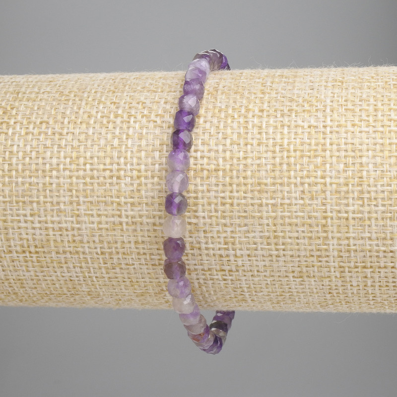 Bransoletka z ametystu facetowanego w formie kostek, średnica 4x4 mm +/-, długość 18 cm +/- na elastycznej gumce