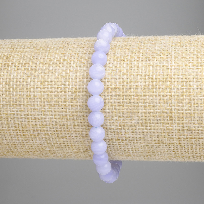 Bransoletka z błękitnego agatu, gładkie kuleczki, średnica ok. 6 mm ± (elastyczna), długość 18 cm+