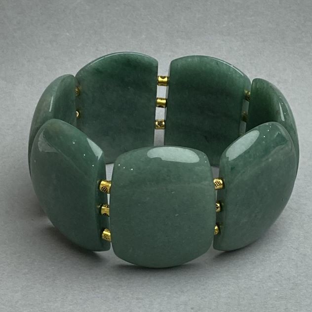 Bransoletka z nefrytu, ogniwo 39×28 mm +- z metalowymi wstawkami, długość 18 cm +- elastyczna