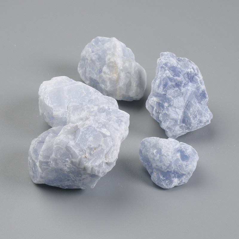 Akwamaryn naturalny nieobrobiony kamień, średnica 23-36×18-30×14-22 mm ± (asortyment rozmiarów) (Cena za 100 g)