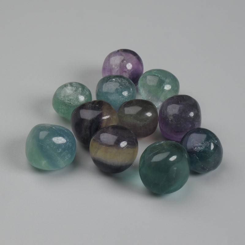 Fluoryt naturalny kamień fasetowany, średnica 14–20×15–18×15–18 mm ± (asortyment rozmiarów) (Cena za 100 g)