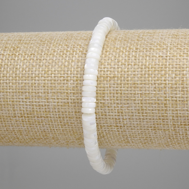 Bransoletka z masy perłowej w formie rondeli o rozmiarze 5×2 mm, długość 18 cm, na elastycznej gumce