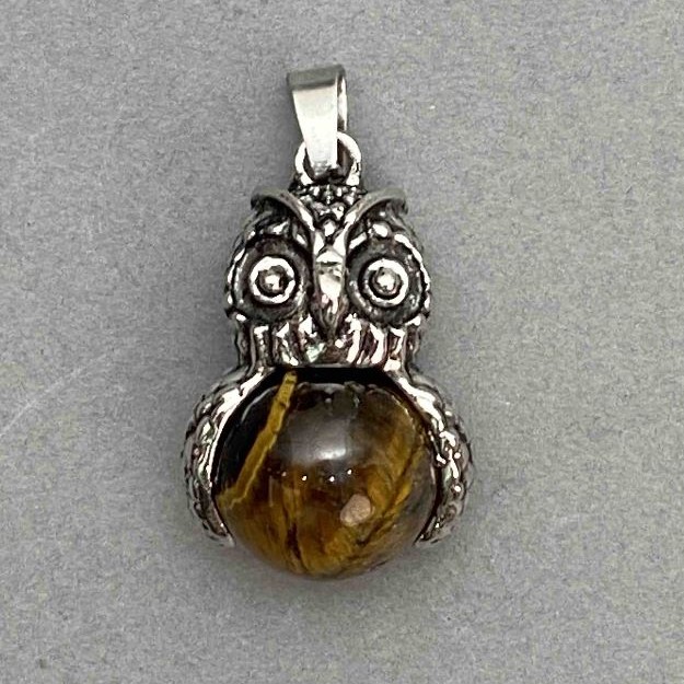 Wisiorek Sowa z tygrysiego oka, metal w kolorze srebra, średnica 30×20 mm+-, długość 37 mm+-