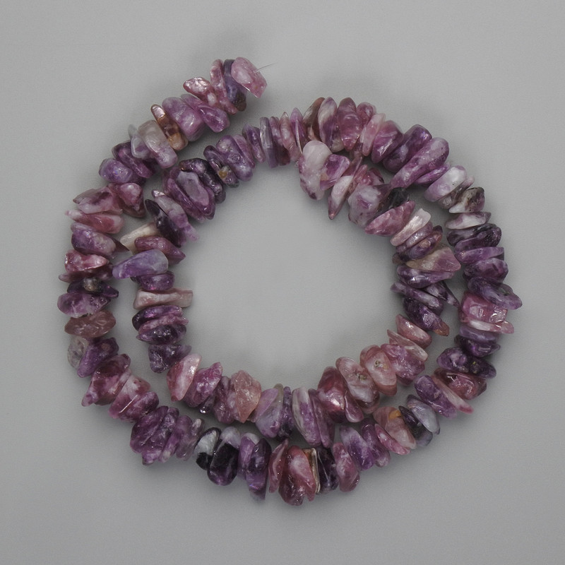 Koraliki z turmalinu – drobinki 8 mm, 5–11×2–4 mm, długość 39 cm, na żyłce