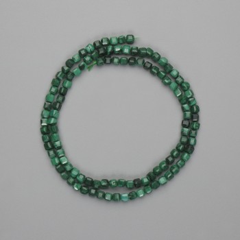 Koraliki malachitowe fasetowane w kształcie sześcianu 3×3 mm, długość 39 cm ±, na nitce