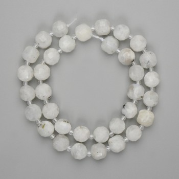 Koraliki adularu fasetowane sześciany 9x9 mm ±, koraliki 3 mm ±, długość 40 cm ±, na nitce