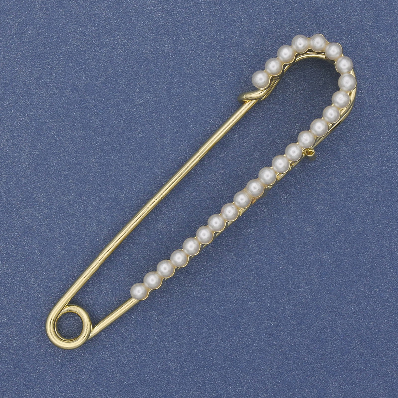 Broszka‑szpilka z białymi perłami 70×16 mm ± złoty metal