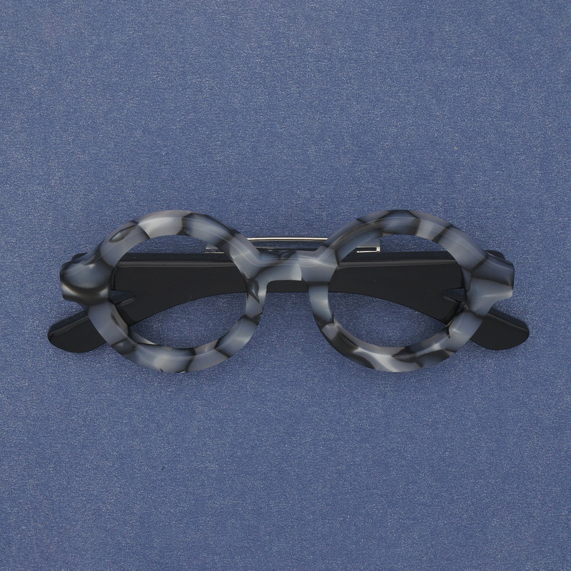 Broszka Okulary z akrylu i srebrzystego metalu, 65×25 mm+