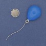 Broszka na magnesie Balon powietrzny, niebieska emalia, metal srebrzysty, 83×24 mm+