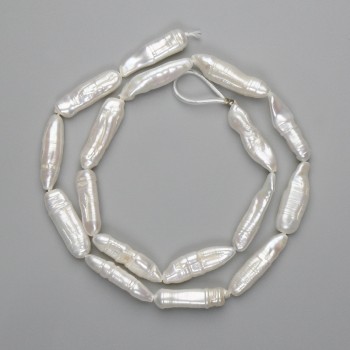 Barokowe perły na nitce z odcieniem 'benzynowy' 20-26×6, 5-7, 5 mm, długość 40 cm +-