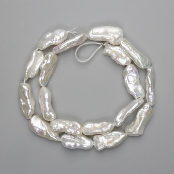 Barokowe perły na nitce z odcieniem benzynowym 20–26×9–12 mm +-, długość 41 cm