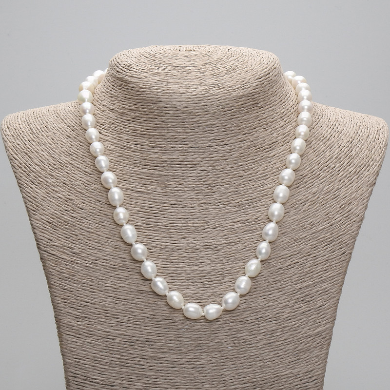 Naszyjnik z naturalnych pereł rzecznych 9–10×7–8 mm, długość 45 cm ± 5 cm, przedłużany łańcuszek