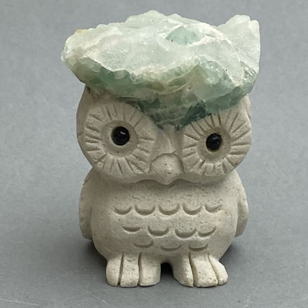 Statuetka ozdobna Sowa z druzy 64×45×4×5 mm+
