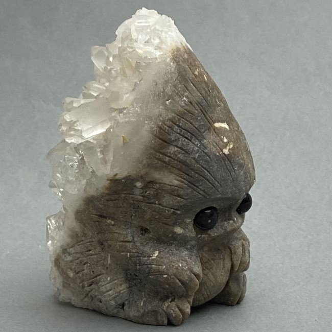 Statuetka pamiątkowa Jeż z druzy naturalnej 76×49×47 mm+